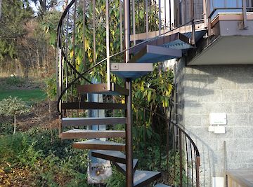 Treppen Treppe mit Gitterroststufen